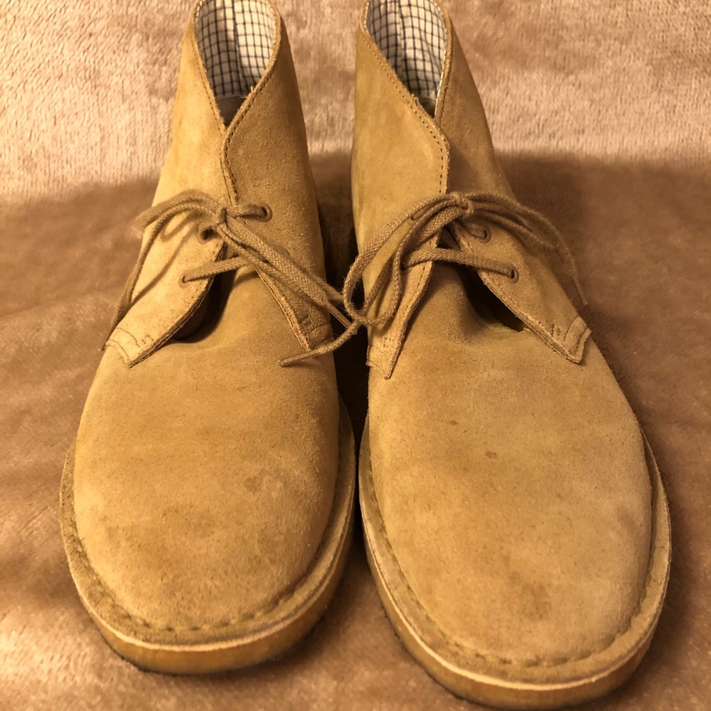 Clark’s Desert Chukka boots, size 9